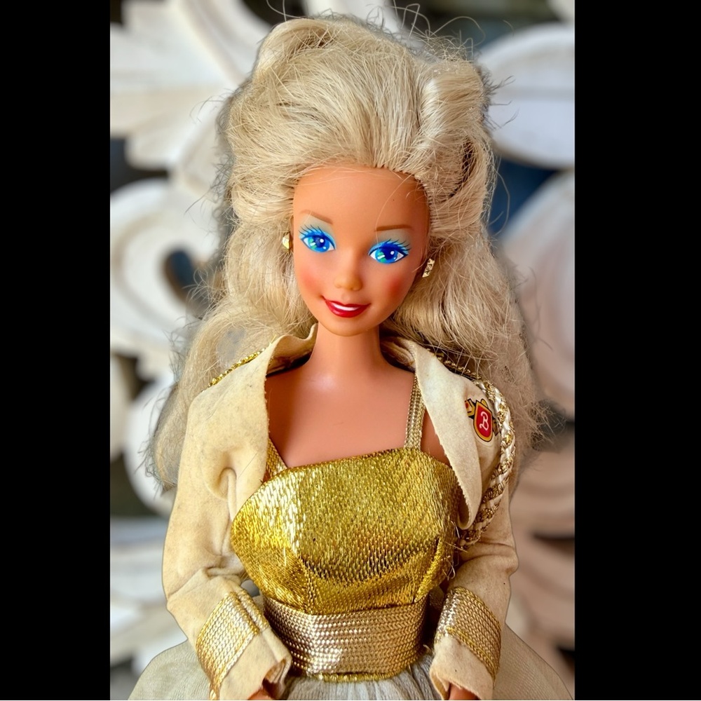 1990 Special Edition Summit Barbie Doll Mattel Vintage Gold Gown Jacket Ring OOB